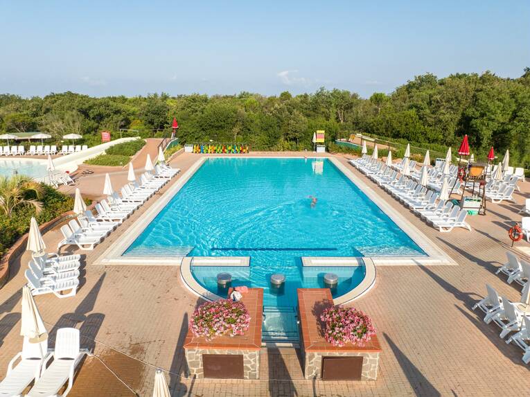 Camping Hu Montescudaio Village *** photo 1 Toscane Tohapi